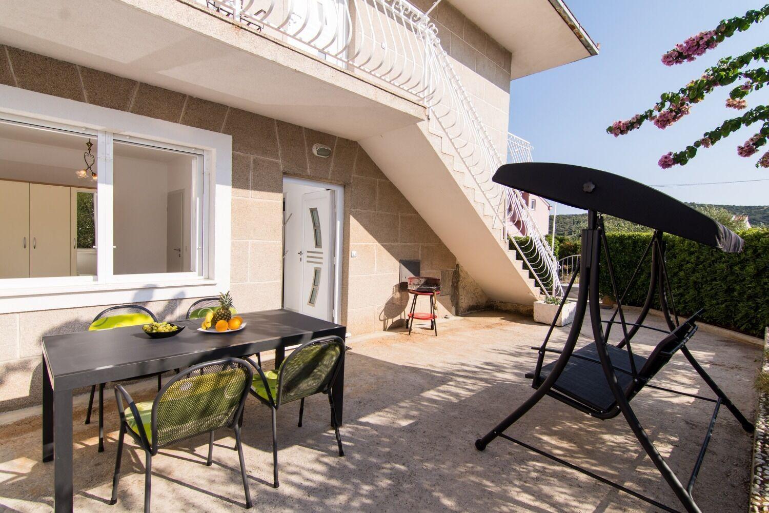 Apartments Ivica - Garden Terrace Slatine Exterior foto